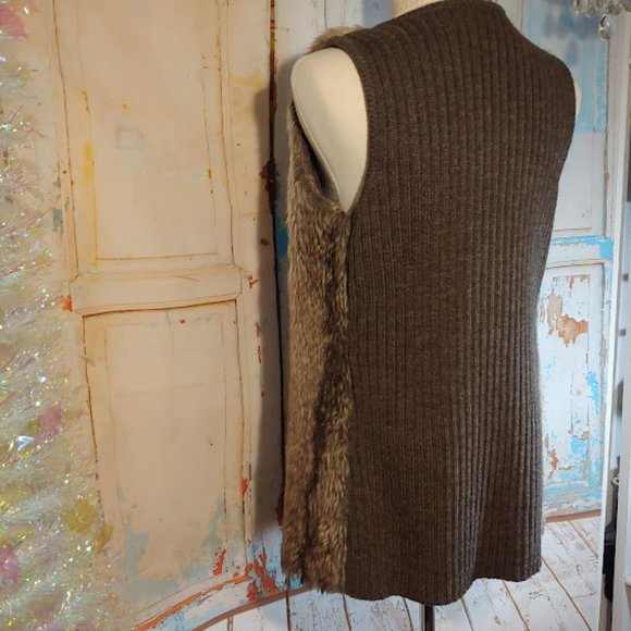 JJ Basics faux fur sleeveless  sweater vest /size M / shades of brown - Picture 5 of 7